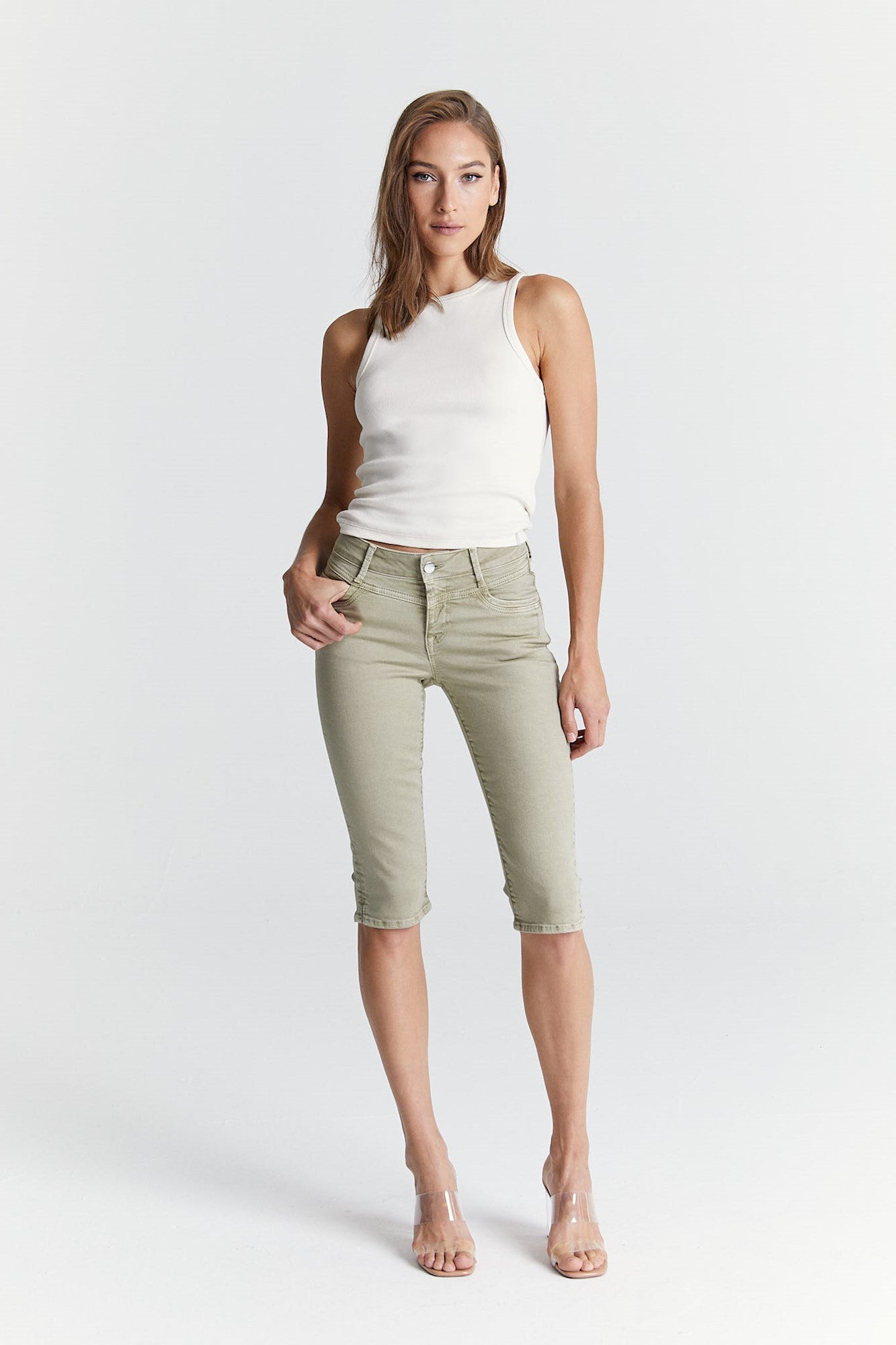 cup of joe denim Karen Mid Waist Regular Length 5 Pocket Capri
