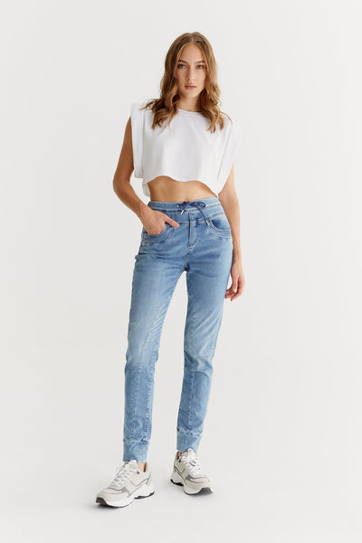 Mila Mid Waist Jogger 5 Pocket Ankle Jeans Light Denim